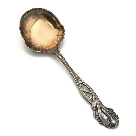 Sokerilusikkaa, kaiverrettu, pituus 118mm, 813h,  Paino: 16,1 g