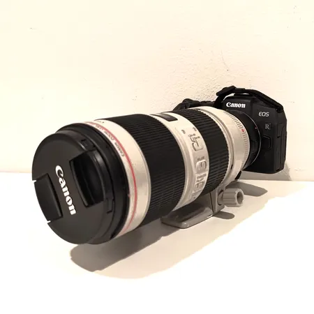 Kameranrunko Canon EOS R ja kaksi objektiivia; Canon Zoom Lens EF 70-200mm 1:2.8 L Ultrasonic ja 24-105mm ja  kamerareppu