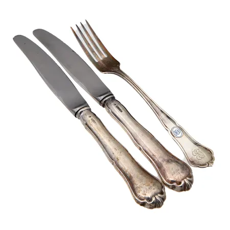 Kaksi veistä ja haarukka, Chippendale, kaiverrettu, osa viallisia, 830br, Paino: 172,6 g