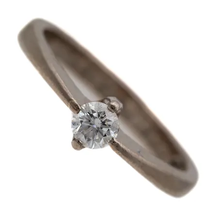 Timanttisormus 1xn.0.20ct, koko 16¼, kaiverrettu, 750br valkokulta,  Paino: 3,5 g