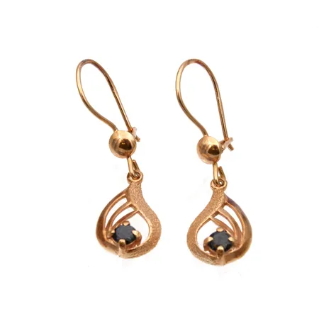 Kivikorvakorut, korkeus 28mm, leveys 8mm, 585br,  Paino: 1,5 g