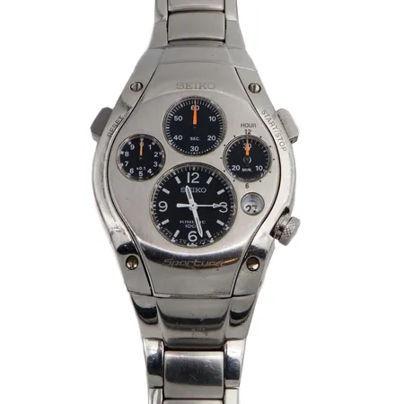Rannekello Seiko Sportura SLQ007 Kinetic, 9T82-0A50, taulun leveys 41mm, rannekkeen pituus 210mm, käytön jälkiä ja naarmuja, ei papereita tai laatikkoa