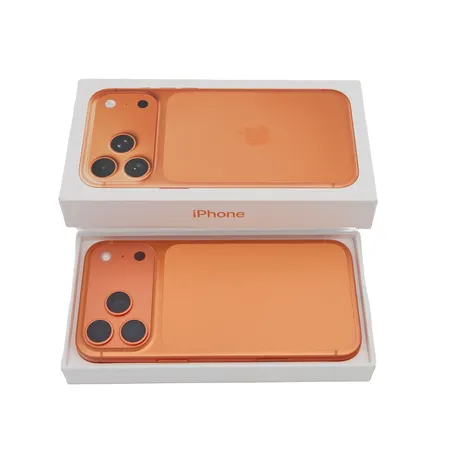 Apple iPhone 17 Pro Max 5G, 256 Gt, Kosminen Oranssi, ostopäivä 17.10.2025, 3 vuoden DNA takuu, mukana alkuperäinen laatikko ja laturi.