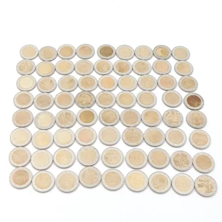 152 kpl kahden euron kolikoita