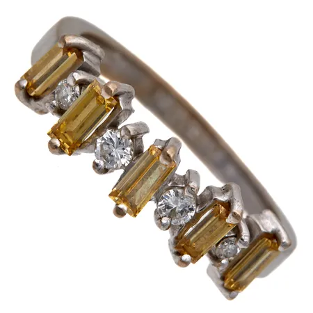 Timantti sormus 5xn0.12ct baguette , 2xn0.03ct ja 1xn0.01ct, briljant, koko 16, 750, Paino: 3,3 g