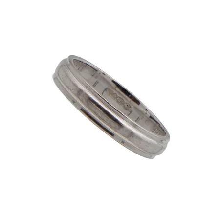 Vaasan sormus, Kalevala, koko 16¾, 750 valkokulta, Paino: 3,9 g