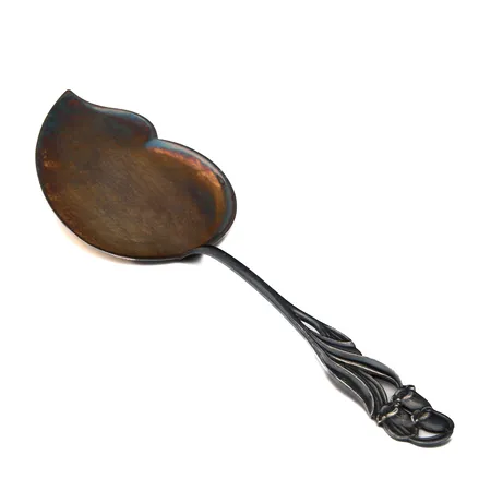 Kakkuotin, kaiverrettu, pituus 185mm, Kultakeskus, 813,  Paino: 32,4 g