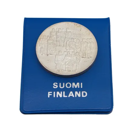 Juhlaraha, Itsenäinen Suomi 60 vuotta, nimellisarvo 10mk, 1917-1977, 500, Paino: 21,6 g