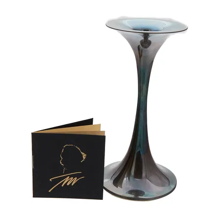 Kynttilänjalka, Trumpetti, kaiverrettu, design Tapio Wirkkala, TW, korkeus 147mm, alkuperäinen laatikko, 830br, Paino: 166,4 g