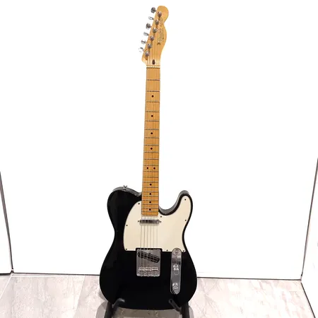 Sähkökitara, Fender Telecaster, sarjanumero MZ3188817, made in mexico, käytönjälkiä, kulumaa ja kytkimen nuppi puuttuu, pehmeä kantolaukku, ei lähetetä.