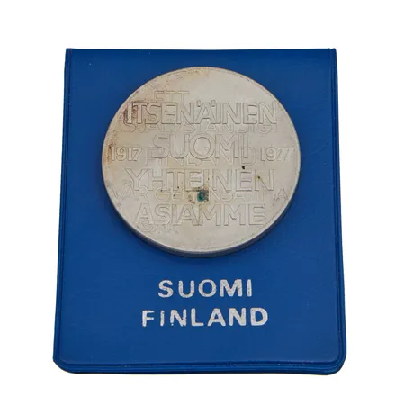 Juhlaraha, Itsenäinen Suomi 60 vuotta, nimellisarvo 10mk, 1917-1977, 500,  Paino: 21,9 g