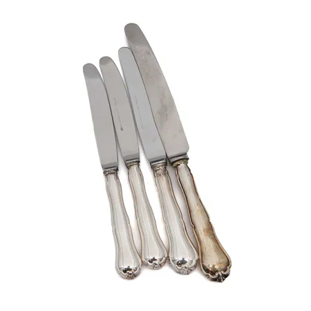 Neljä veistä, pituus 194-240mm, 813-830br, Paino: 278,5 g