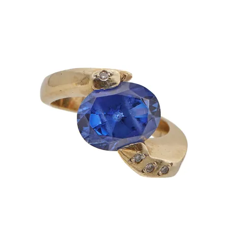 Kivisormus timanteilla, 4xn.0.005ct, koko16½, kiven istutus löystynyt, 585 leimaamaton, Paino: 7 g