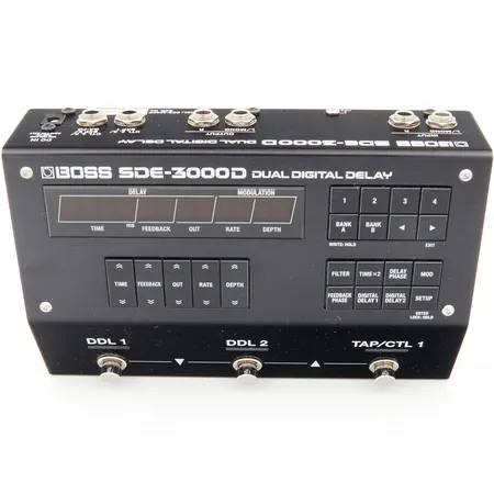 Efektipedaali BOSS SDE-3000D Digital Delay, alkuperäinen laatikko. 
