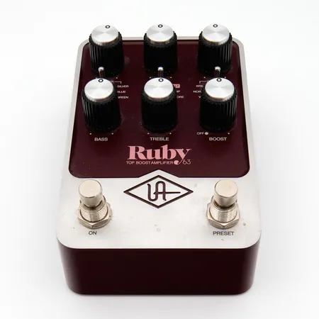 Vahvistin Universal Audio UAFX Ruby '63, alkuperäinen laatikko. 