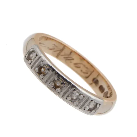 Kivisormus, kaiverrettu, koko 17, 585br,  Paino: 4,2 g