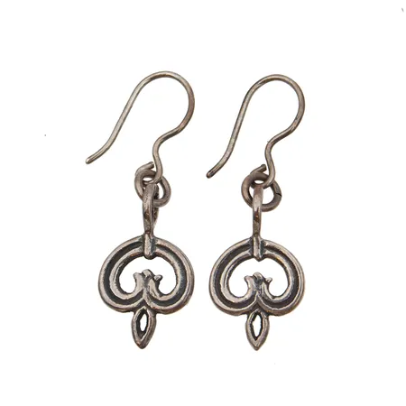 Korvakorut, Karjalainen nauhapunos, Kalevala Koru, korkeus 35mm, leveys 10mm, 925,  Paino: 2,7 g