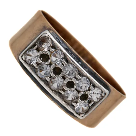 Kivisormus, kaiverrettu, koko 19¾, 585br,  Paino: 4,1 g