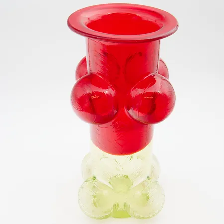 Lasimaljakko, Pajazzo, Riihimäen Lasi Oy, Nanny Still, signeerattu, korkeus 25,5cm, Ø 15cm, keltainen ja punainen, sisäpuolella ilmakuplan reunat, pieniä naarmuja.  Paino: 0 g