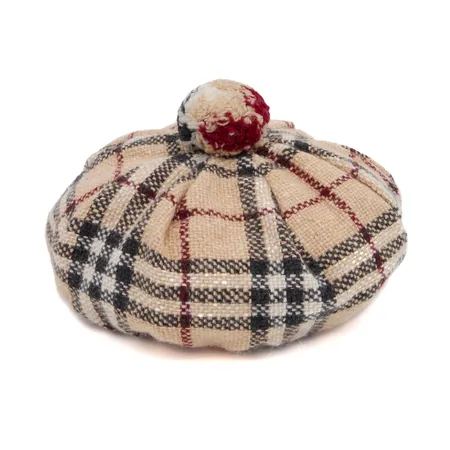 Baskeri tupsulla, Burberry, 77% merino / 21% angora / 2% cashmere