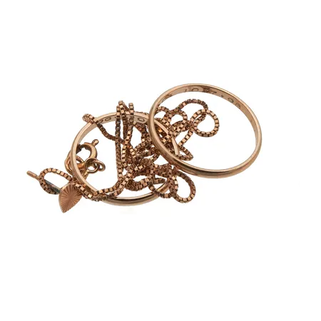 Viallisia ja kaiverrettuja koruja, 585, Paino: 4,9 g