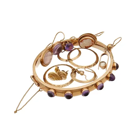 Viallisia kultakoruja, 585br, Paino: 26,6 g