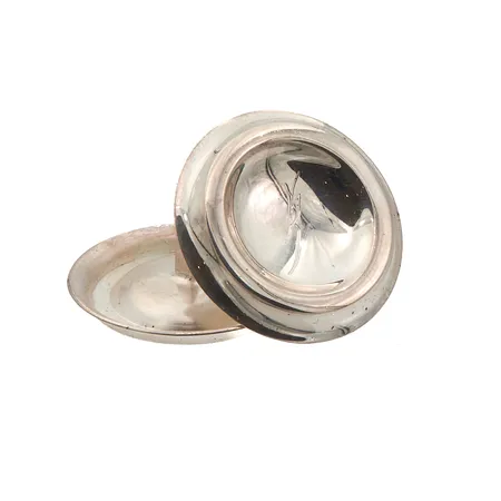 Kaksi juustonappia, Ø 31mm, kaiverrettu, 830, Paino: 11,4 g