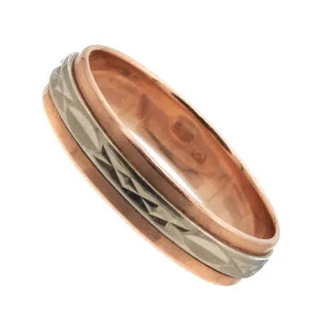 Kuvioitu sormus, koko 18, 585, Paino: 2,6 g