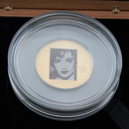 Kultaraha Elizabeth II 25 Dollaria, Elizabeth Taylor, Cook Islands, laatikko ja todistus, 999, Paino: 4 g