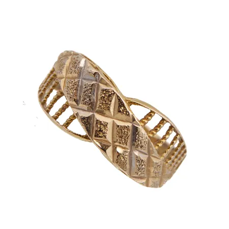 Kuvioitu sormus, koko 15¼, 750,  Paino: 1,8 g