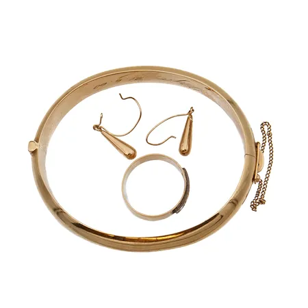 Viallisia kultakoruja, 585br, Paino: 20,9 g