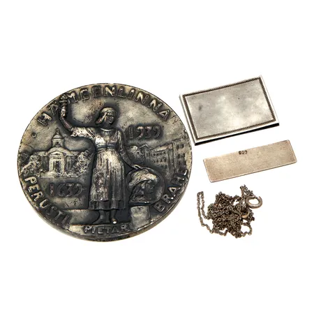 Hopea esineitä, 813-900, Paino: 84,9 g