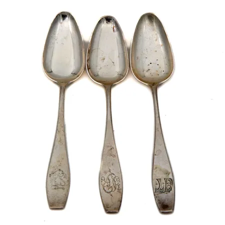 Kolme lusikkaa, kaiverrettu, Matta, pituus 178mm, 813,  Paino: 101 g