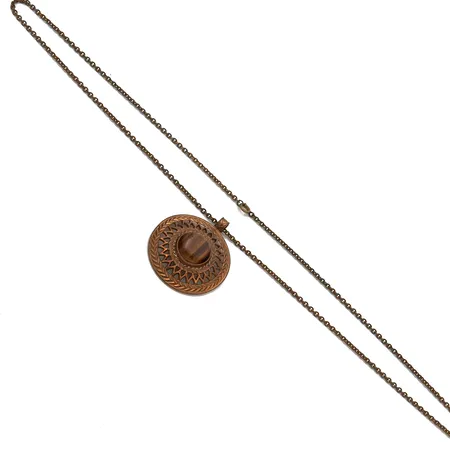 Tiikerinsilmä kaulakoru Kalevala, Uskelan solki, pituus 71cm, riipuksen Ø 42mm, pronssia