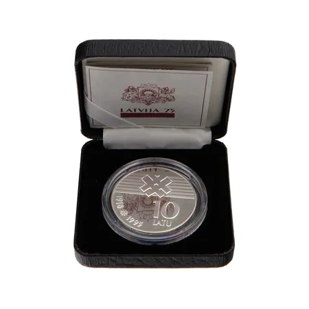 Juhlaraha, Itsenäinen Latvia 75-vuotta, 1993, The Bank of Latvia, mukana alkuperäinen rasia ja aitoustodistus, 925, Paino: 25,1 g