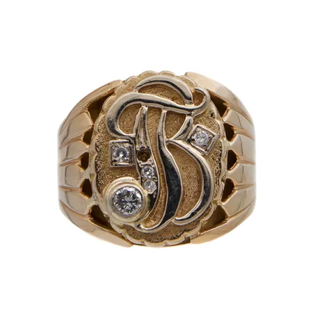 Kantasormus timanteilla 1xn.0.16ct, 1xn.0.03ct 1xn.0.01ct ja  2xn.0.005ct, yksi timantti irronnut, koko 21¼, 585br,  Paino: 30 g