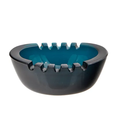 Stadion -tuhka-astia, design Saara Hopea, Nuutajärvi, leveys 15,5cm, useampi iskeymä reunassa