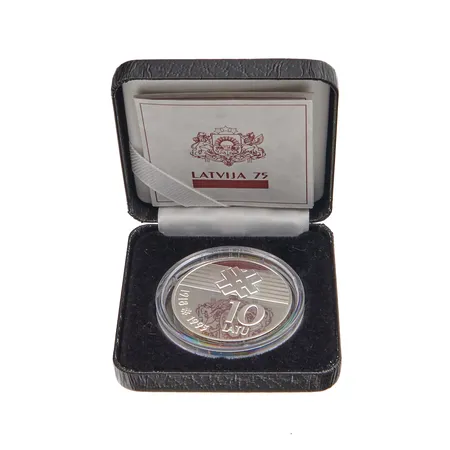 Juhlaraha, Latvia, 10 Latu, Itsenäisyys 75-vuotta, 1993, 925, Paino: 25,2 g