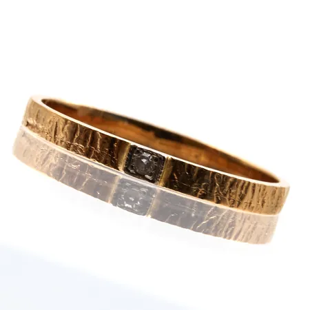 Kuvioitu sormus timantilla 1xn.0.005ct, koko 15½, 750, Paino: 1,1 g