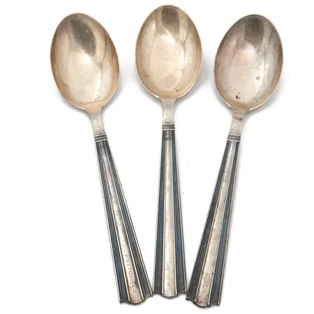 Kolme ruokalusikkaa, Margit, kaiverrettu, pituus 161mm, 916h, Paino: 82,8 g