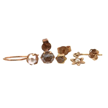 Neljä kivikorvakorua, korkeudet 3mm-14mm, 585br, Paino: 1,2 g
