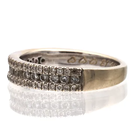 Vaillinainen timanttisormus 47xn.0.005ct 16xn.0.01ct, 585 valkokulta, Paino: 3,7 g