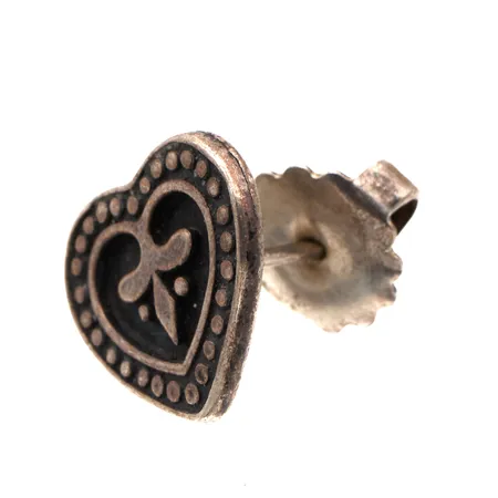 Yksi korvakoru Kalevala, Pustan sydän, korkeus 13mm, 925 Paino: 2,7 g