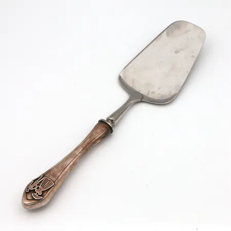 Kakkaulapio, kaiverrettu, pituus 230mm, 830br Paino: 69,5 g