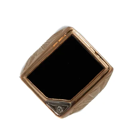 Kantasormus Onyxlla ja timantilla 1xn.0.05ct, 750br, Paino: 51 g