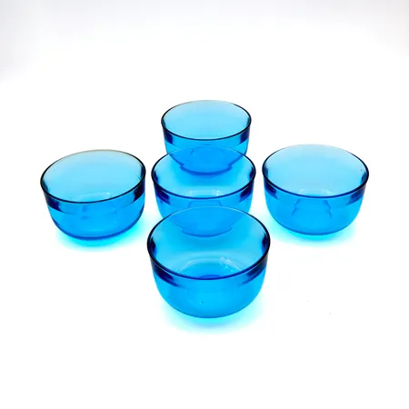 Viisi jälkiruokakulhoa, Nuutajärven Lasi, Fasetti, Kaj Franck, korkeus 50mm, Ø 100mm, turkoosi.