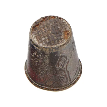 Sormustin, korkeus 20mm, pientä vääntymää, 813,  Paino: 2,7 g