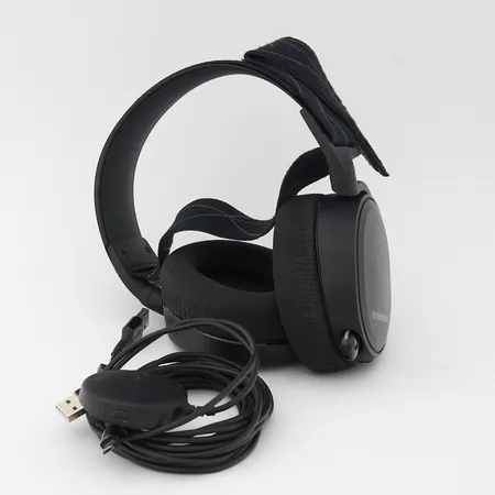 Kuulokkeet, SteelSeries Arctis 7 ja johdot Paino: 0 g
