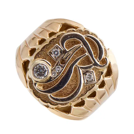 Kantasormus timanteilla 1xn.0.16ct, 1xn.0.03ct 1xn.0.01ct ja 2xn.0.005ct, yksi timantti irronnut, koko 21¼, 585br, Paino: 30 g