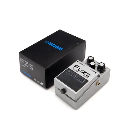 itarapedaali Boss FZ-5 Fuzz, alkuperäinen pakkaus.